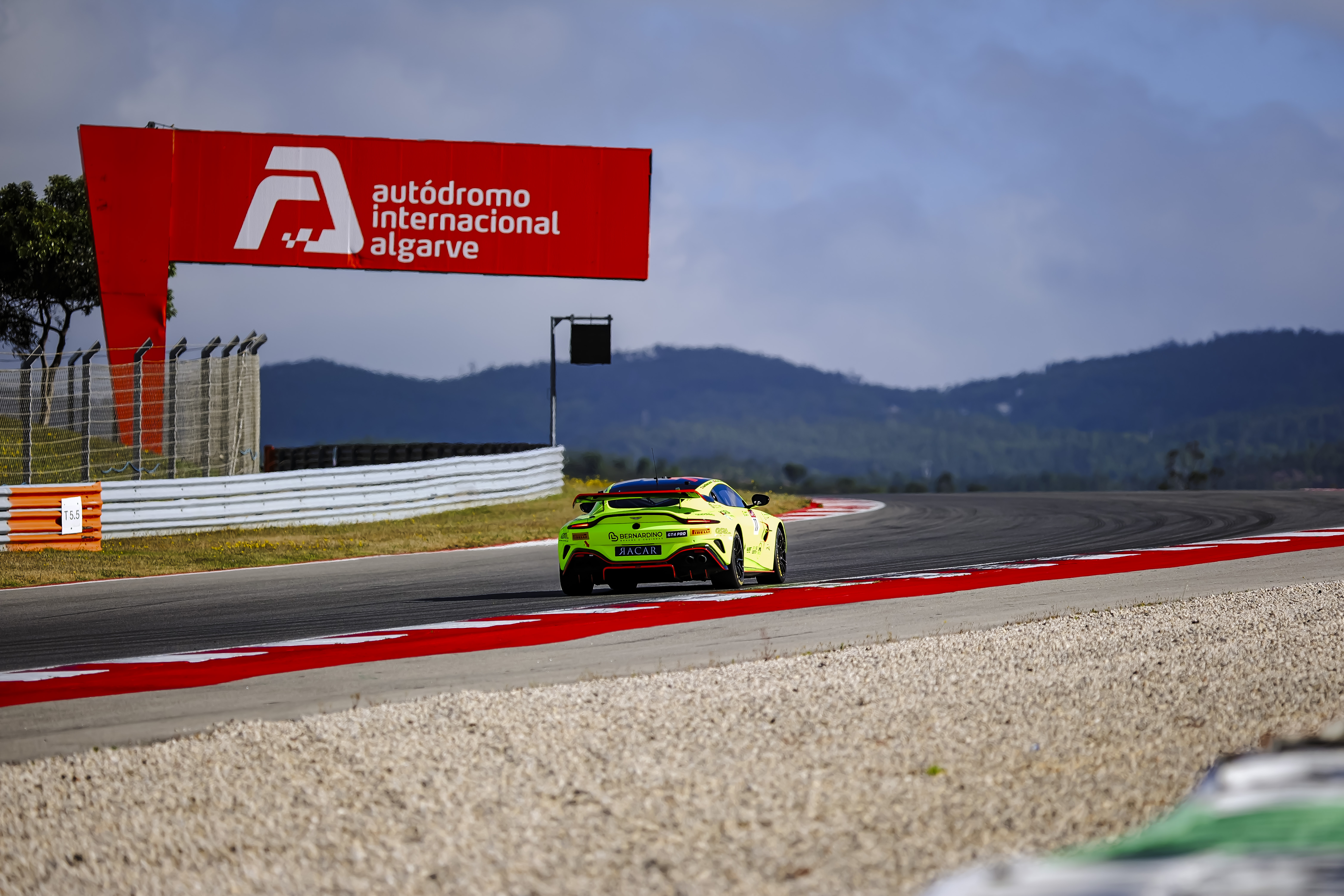 Anton GT4 bil 2